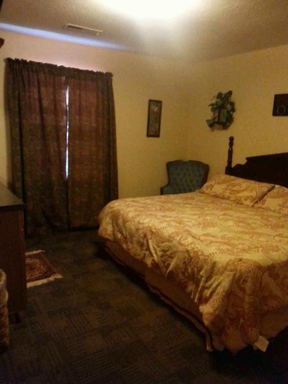 Taneycomo Lakefront Resort Bull Creek Room photo